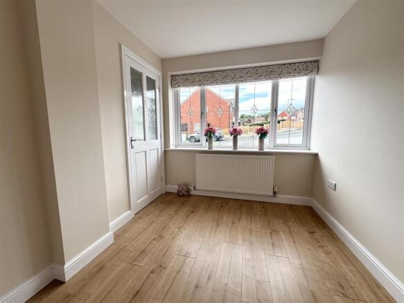 3 bed Semi-Detached for sale Image 9
