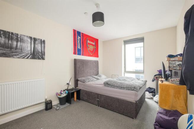 5 bed Town House for sale Image 7