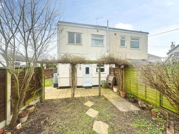 2-bed flat on Spring Chase, Brightlingsea, CO7, £164,000
