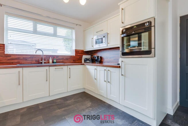 2 bed Bungalow for sale Image 8
