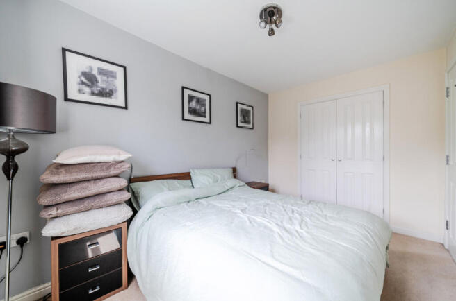 4 bed Semi-Detached for sale Image 8