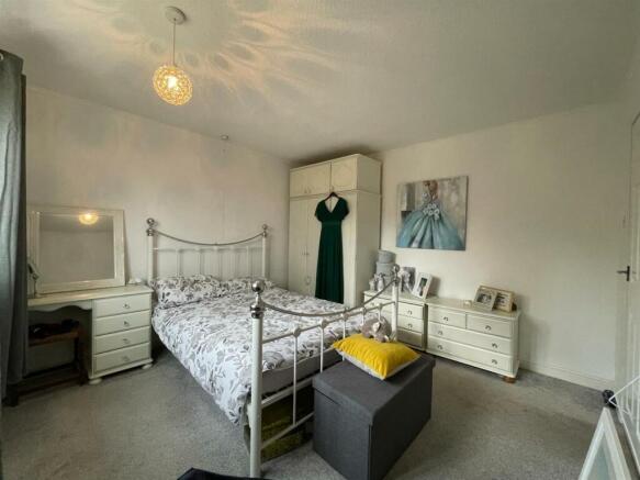 49 leeming bedroom 2 2.jpg