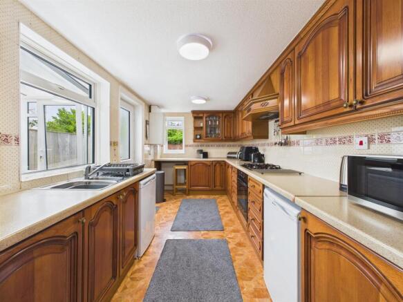 3 bed Semi-Detached for sale Image 5