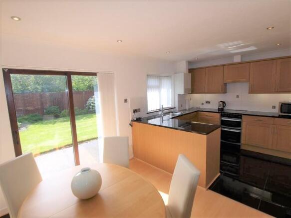 KITCHEN/DINER
