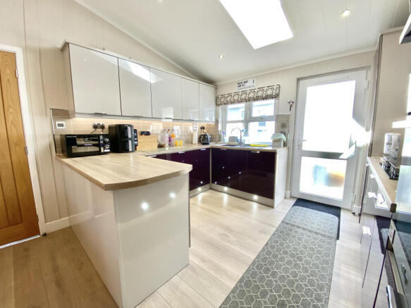 Willows Way, Regency Heights, Blandford Road North, Poole, Dorset photo 4
