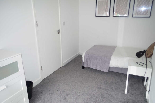 1 bed House Share to rent Image 8