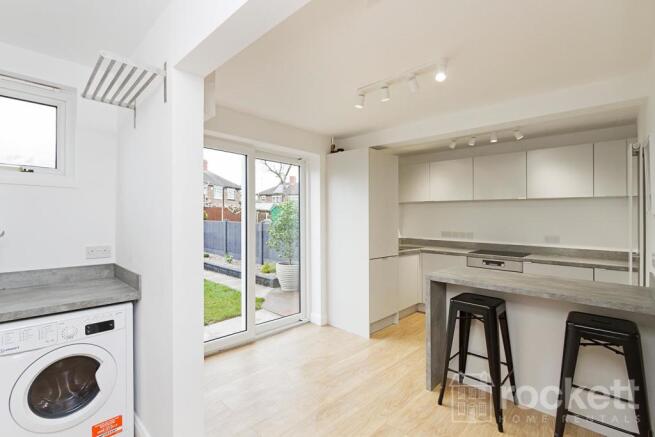 16WoodlandsRd_gwi_5226EW.jpg