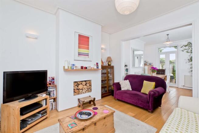 lounge/dining room