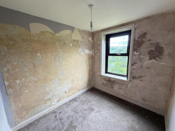 3 bed Terraced for sale Image 5
