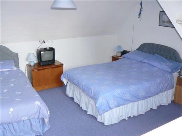 BEDROOM 1
