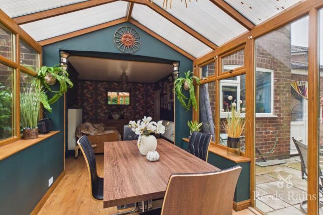 3 bed Semi-Detached for sale Image 9