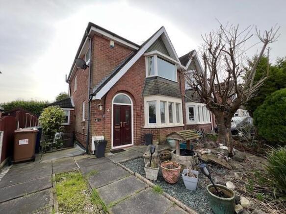 3-bed semi-detached on Moorhey Drive, Penwortham, Preston, £199,950