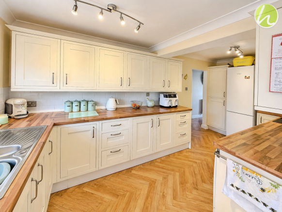 Golding Crescent, Stanford-Le-Hope, SS17 photo 3