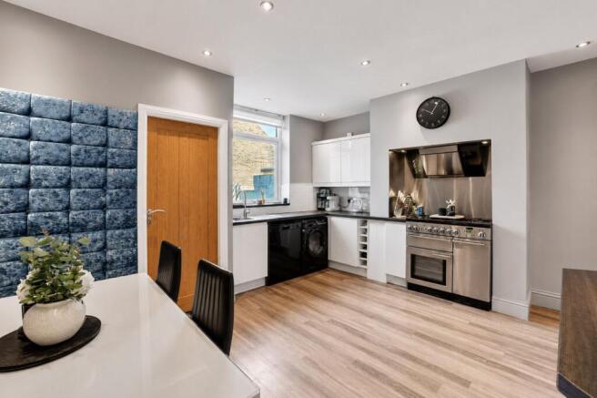 2 bed Terraced for sale Image 4