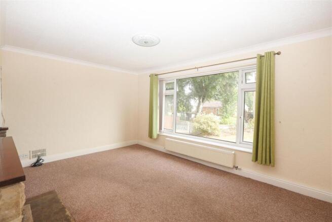 3 bed Semi-Detached Bungalow for sale Image 10