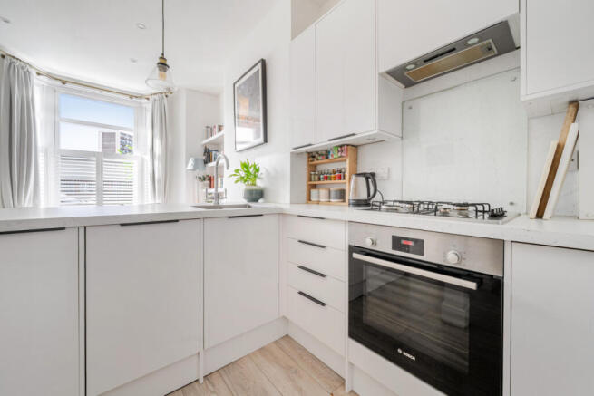 1441473-7-69d7773...