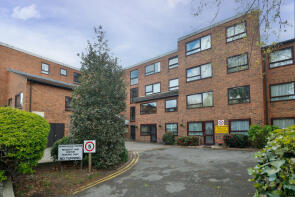 61, Homegrove House, Grove Road North, Southsea PO5 1HW
