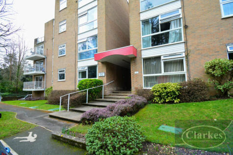 2 Bed First Floor Flat in Meyrick Park
