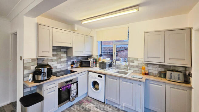 3 bed Semi-Detached for sale Image 12