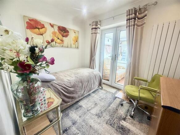2 bed Semi-Detached Bungalow for sale Image 9