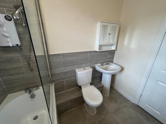 2 bed Terraced to rent Image 11