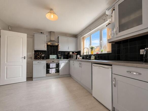 4 bed Detached for sale Image 2