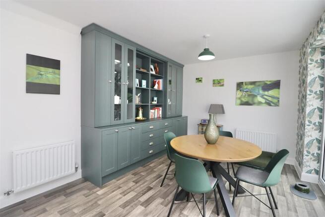 4 bed Detached for sale Image 4