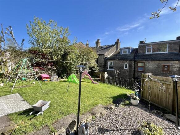 Rear Yard & Communal Gardens