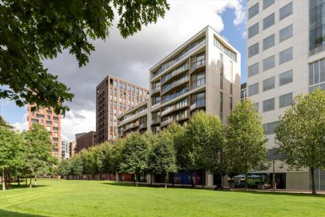 Lewis Cubitt Walk, London N1C