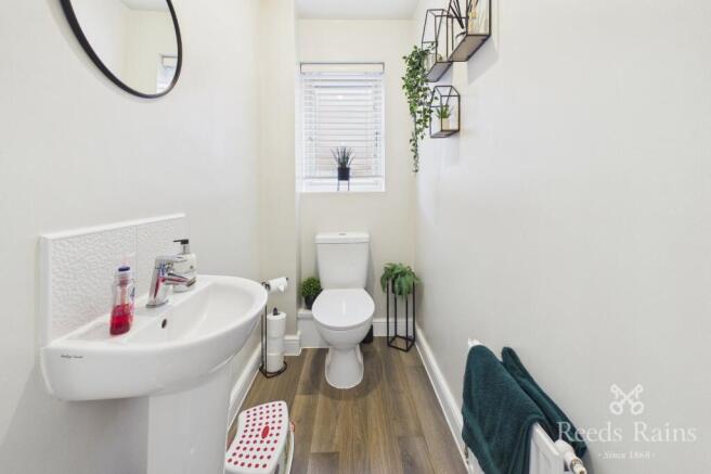 3 bed Semi-Detached for sale Image 7