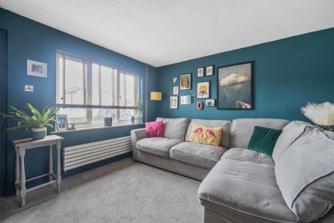 1397487-16-696f77410149a