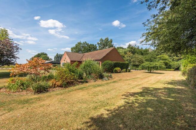 Wonderful Detached Bungalow with Equestrian Facilities and 4.5 Acres in Wicklewood photo 4