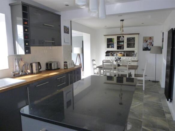 Dining Kitchen.JPG