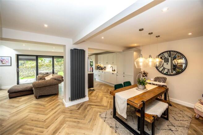 4 bed Detached for sale Image 6