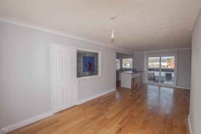 Lounge/ Kitchen/ Dining Room
