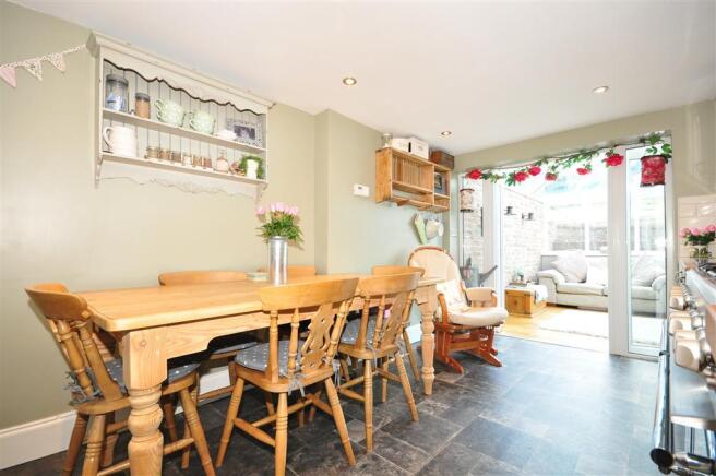 Kitchen/ Breakfast Room