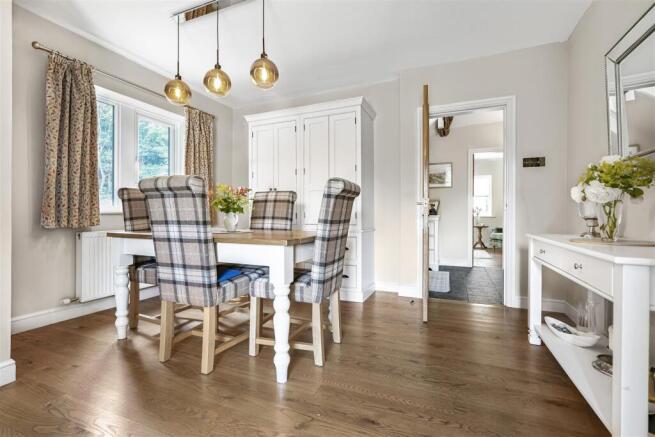 3 bed Semi-Detached for sale Image 6