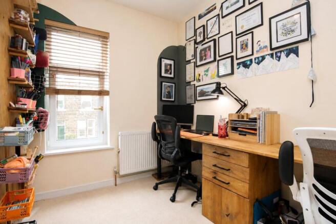 3 bed Terraced for sale Image 9