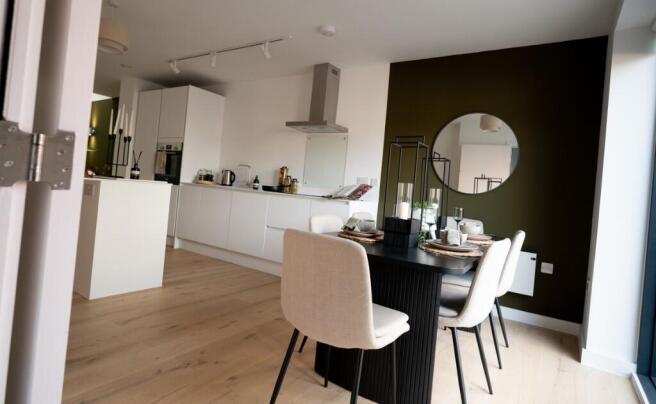 3 bed Town House to rent Image 8
