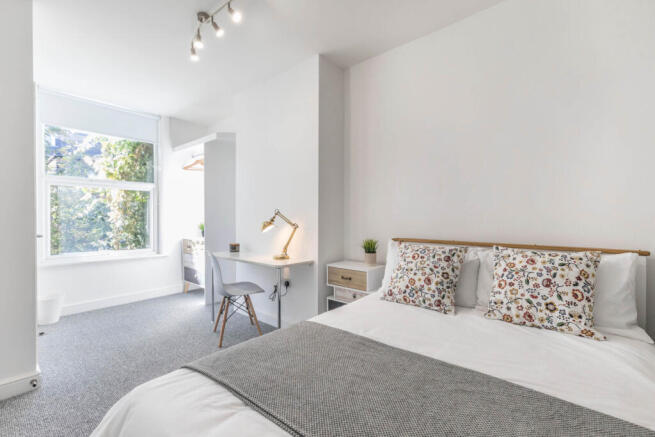 6 bed House to rent Image 8