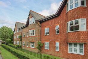 28, Queenswood House, Eastfield Road, Brentwood CM14 4HF