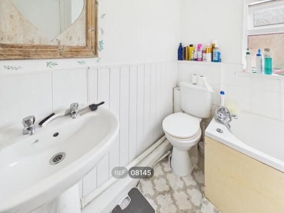 3 bed Terraced to rent Image 7