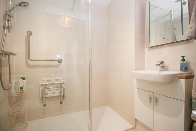 1 bed Ground Flat for sale Image 5
