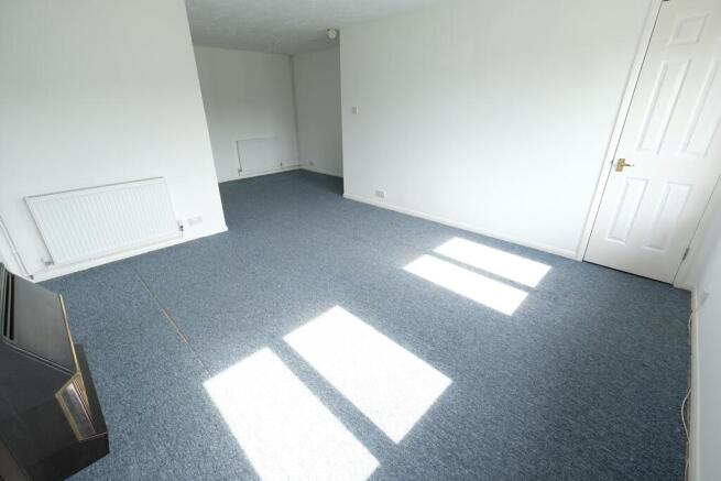 SITTING/DINING ROOM