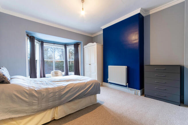 📸 Photos shown are of a similar room and are for illustrative purposes only. Room 4 is finished to a similar specification.