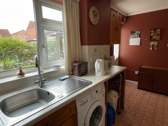 Kitchen3.jpg