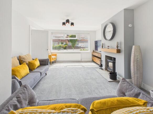 3 bed Semi-Detached for sale Image 6