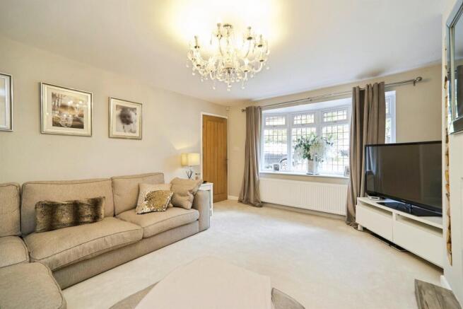 4 bed Detached for sale Image 8