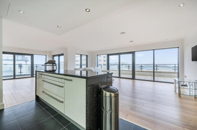 1414844-3-698e0dd...