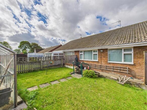 2 bed Semi-Detached Bungalow for sale Image 10